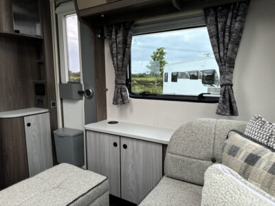 2025 Coachman Lusso lounge